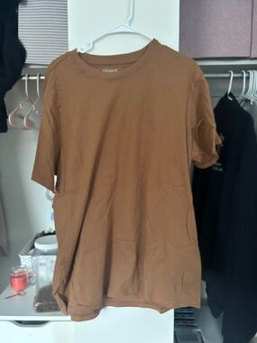 Men's Classic Crew Neck T-Shirt in Brown